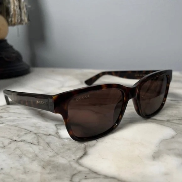 GUCCI| SQUARE TORTOISE SUNGLASSES - Picture 4 of 12